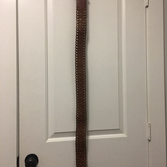 Scalloped Belt - Picture 2 of 3